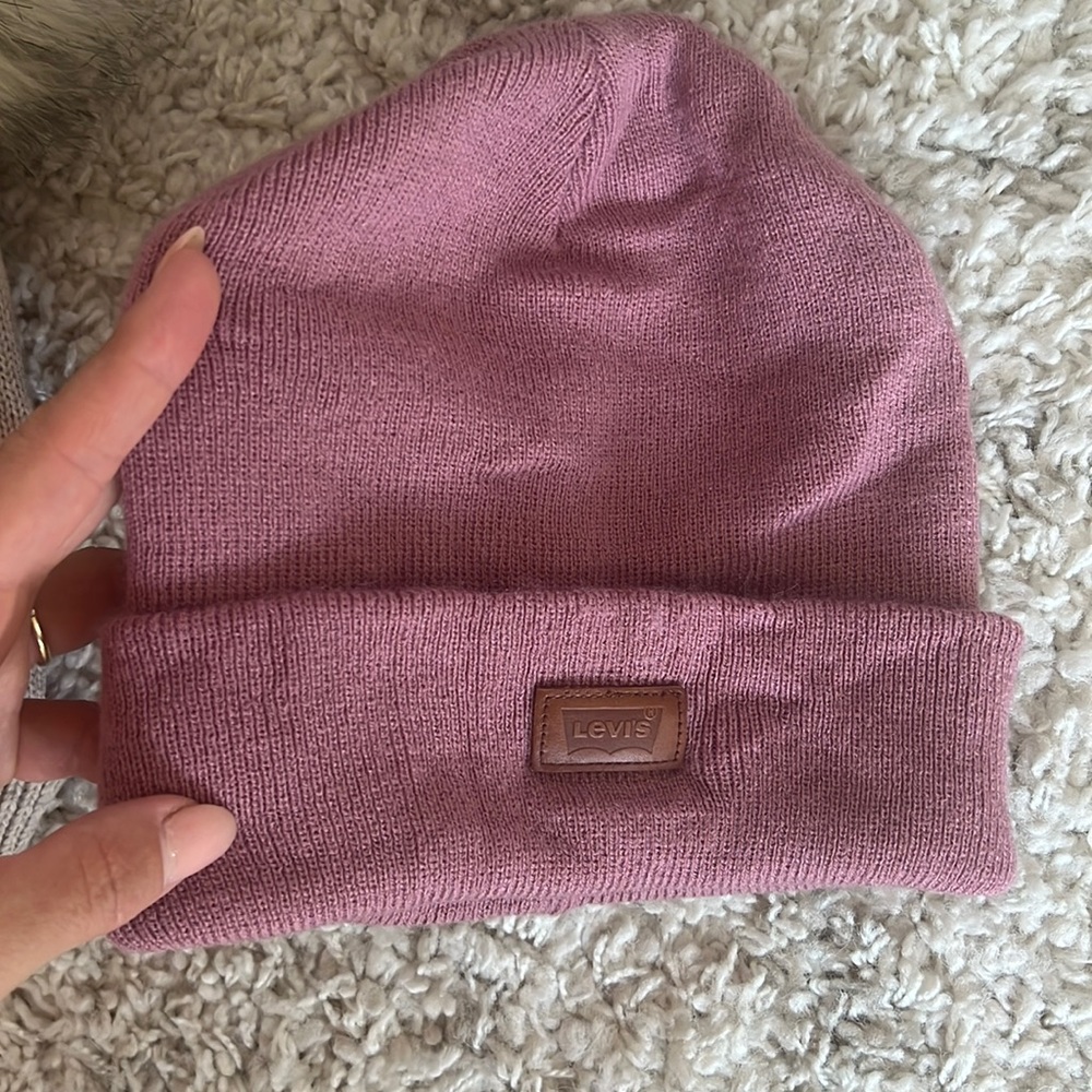 Levi Womens beanie